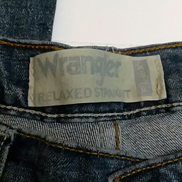 NWT Wrangler jeans relaxed straight leg MED WASH - Picture 8 of 8